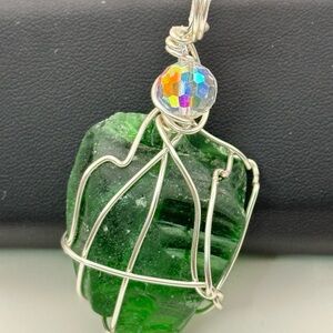 Handmade Pendant Green Sea Glass Silver Wire-Wrapped beach Necklace 4134